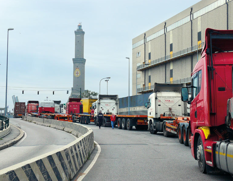 Porto Genova, le imprese d’autotrasporto introducono una ”congestion fee”